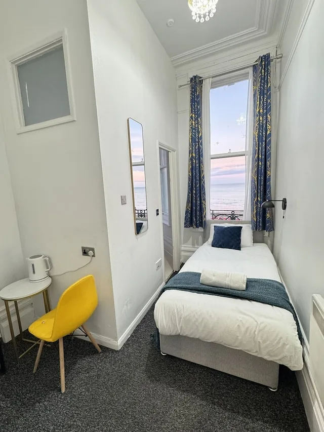 غرفة قياسية مفردة بإطلالة على البحر، OYO Marine Parade Hotel Eastbourne Pier 3/11