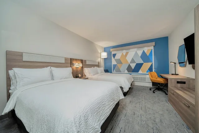 Holiday Inn Express & Suites Tyler South - University Area by IHG، تايلر 12/50