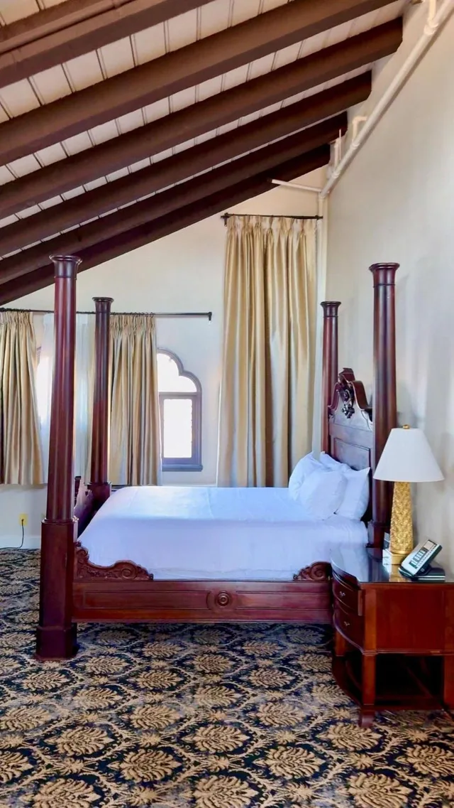 جناح بسرير كوين، The Mission Inn Hotel & Spa 1/2