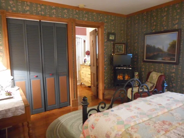 غرفة بسرير كوين، Applesauce Inn Bed and Breakfast 3/6