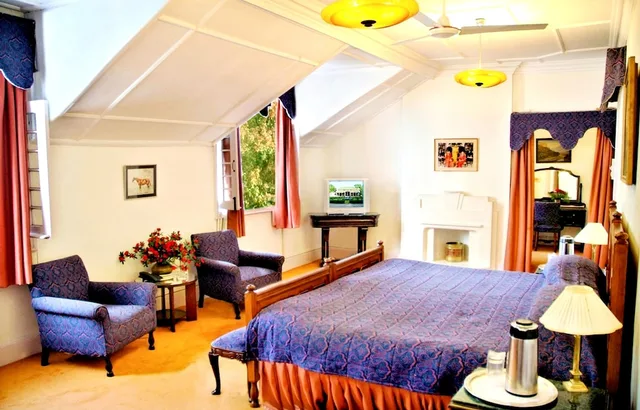 Suite, King Bed, Palace Wing، Welcomheritage Taragarh Palace 4/9
