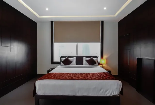 غرفة بزنس بسرير كوين، Clover A Rivido Hotel 1/5