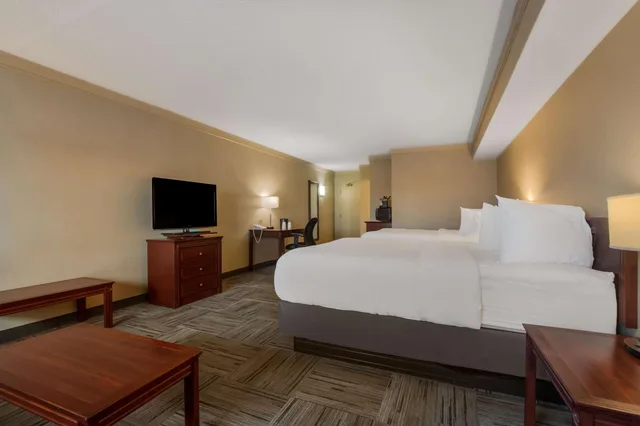 غرفة بسريرين كوين، Best Western Brantford Hotel Conference Centre 7/10