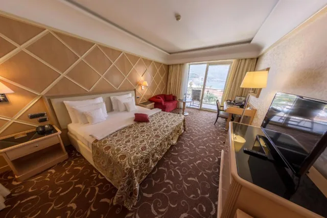 غرفة سوبيريور بإطلالة على البحر بشرفة، Splendid Conference Spa Resort 1/1