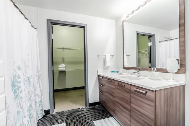 3 Bedrooms, Elite, Apartment, 1 Queen and 2 King Beds, Pool View, Executive Level, Luxury Downtown Dallas Stay by Amyfinehouse 10/10