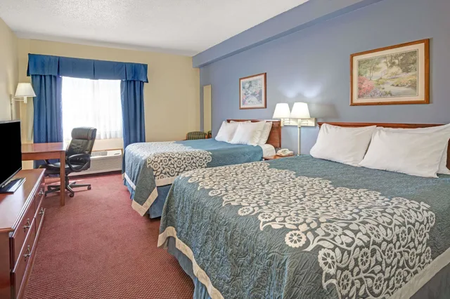 غرفة بسريرين كوين لذوي الإعاقة، Days Inn By Wyndham Laramie 1/2