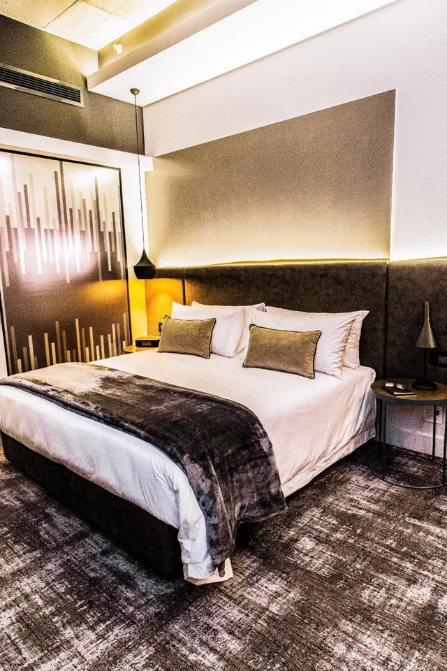 جناح سوبيريور بسرير كينج، The Capital Mirage 9/10