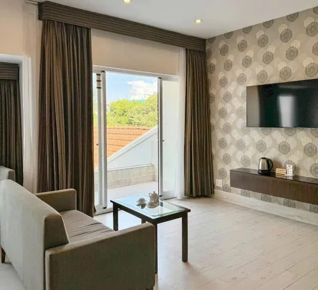 غرفة ديلوكس بسرير مزدوج بشرفة، Ngoc Linh Luxury Hotel 3/3
