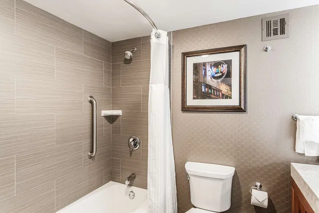 جناح بسرير كينج، Doubletree Memphis 5/5