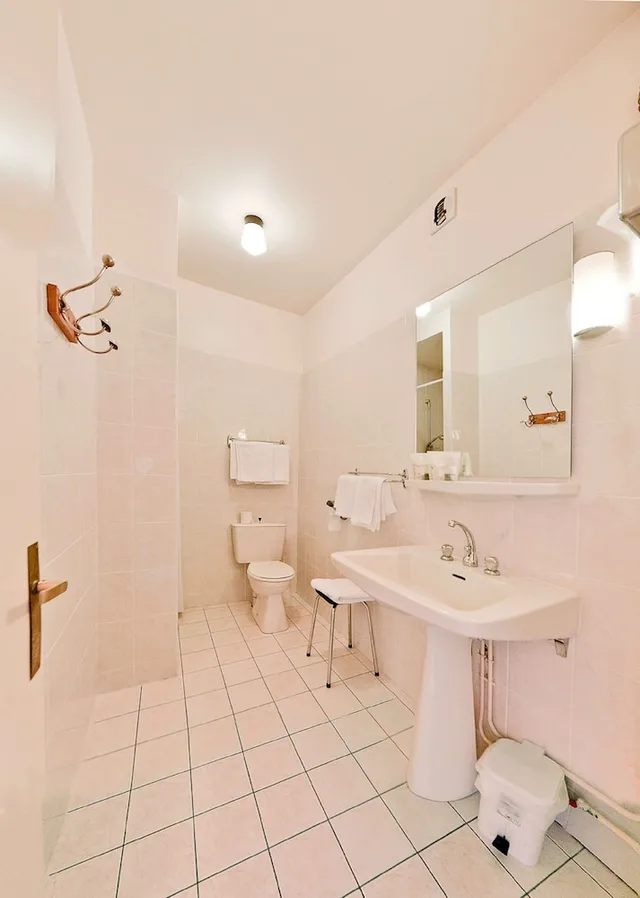 جناح جونيور بسرير كوين وسريرين منفصلين، Best Western Grand Hotel De Paris 8/8