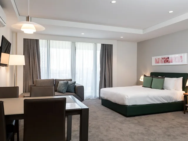 Studio, Suite, Twin Beds, Airport View, Balcony, The Branksome Hotel & Residences 1/4