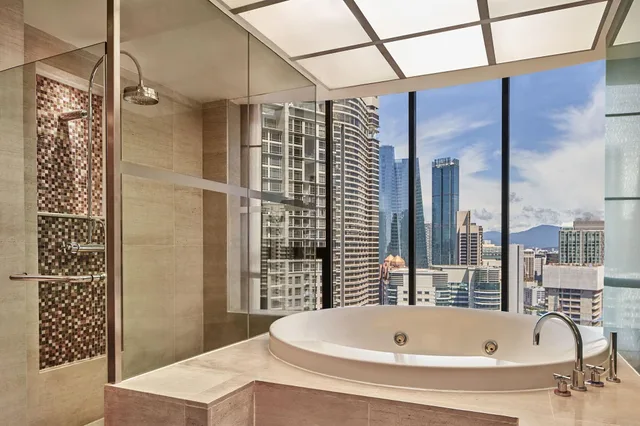 جناح كلوب بسرير مزدوج، The Westin Kuala Lumpur Hotel 2/2