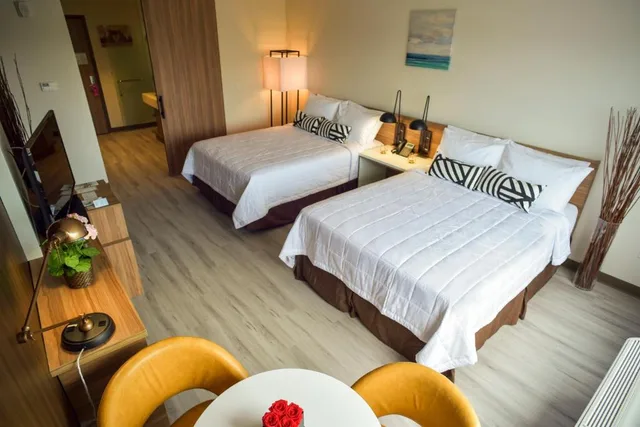 غرفة ديلوكس رباعية بسرير كوين، Wyndham Garden North Bergen Near Secaucus 1/2