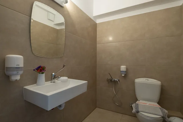 شقة بإطلالة على البحر بشرفة بغرفتي نوم، Nelly's Apartments 4/5