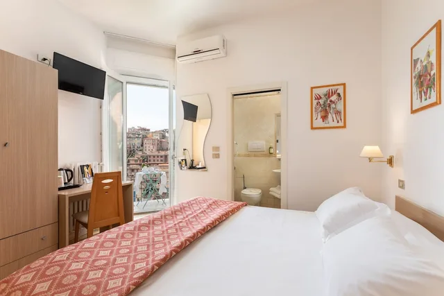 غرفة قياسية بسريرين منفصلين بإطلالة على المدينة، Hotel Minerva 1/10