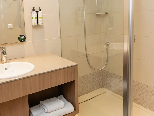 غرفة سوبيريور بسرير كينج، Pullman Bordeaux Lac 7/10