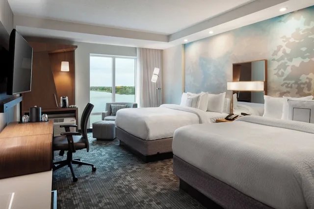Room, 2 Queen Beds, Water View, Accessible، Courtyard Winter Haven 1/1