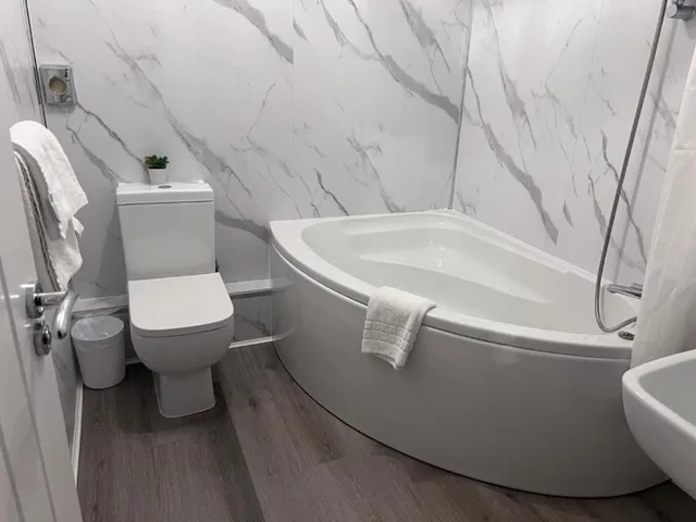 غرفة ديلوكس بسرير مزدوج، Dancenter East Midlands Airport 3/3