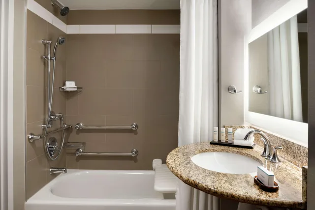 جناح بسريرين كوين بغرفة نوم واحدة لذوي الإعاقة، Embassy Suites By Hilton Atlanta Alpharetta 3/4