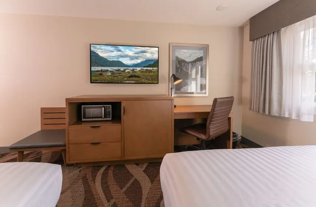 Room, 2 Queen Beds, Prestige Hudson Bay Lodge & Conference Centre, WorldHotels 3/4