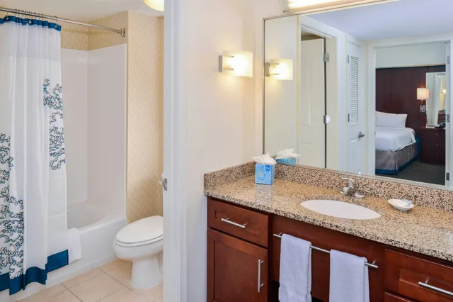 Room, Residence Inn by Marriott Harrisonburg 3/3