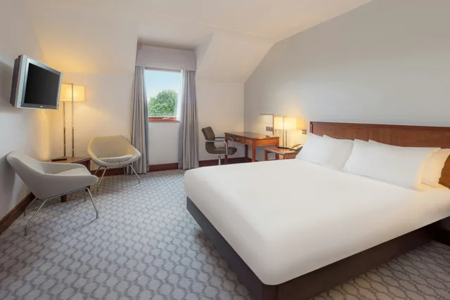 Suite, Double Bed, Hilton East Midlands Airport 1/3