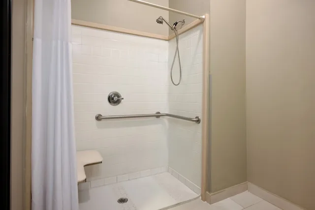 جناح استوديو بسرير كينج لذوي الإعاقة، Baymont by Wyndham College Station 4/5