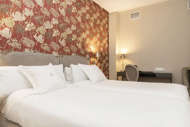 Room, 1 Double and 1 Single Bed, with Extra Bed, Meninas Hotel 1/4