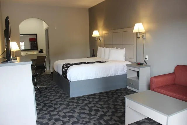 غرفة قياسية بسرير كينج، Paris Inn Suites 6/9