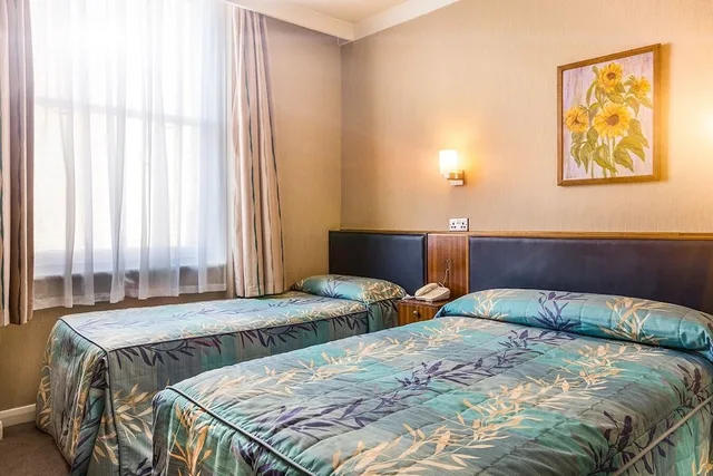غرفة ثلاثية بثلاثة أسرّة، Mitre House 2/4