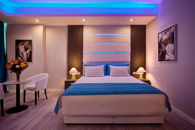 غرفة سوبيريور بشرفة، The Josephine Hotel 2/2