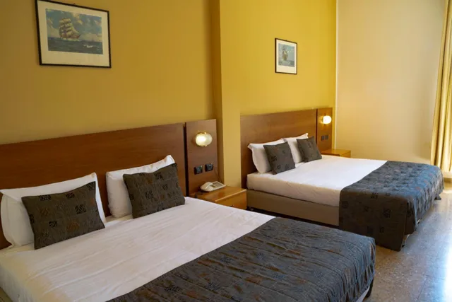 غرفة رباعية، Terme Di Castel San Pietro 3/8