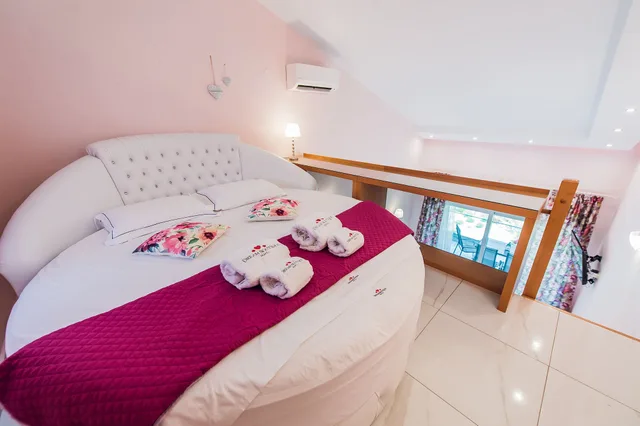 Luxury, Suite, King Bed, Two Story, Sofa، Dream Boutique Hotel 2/10