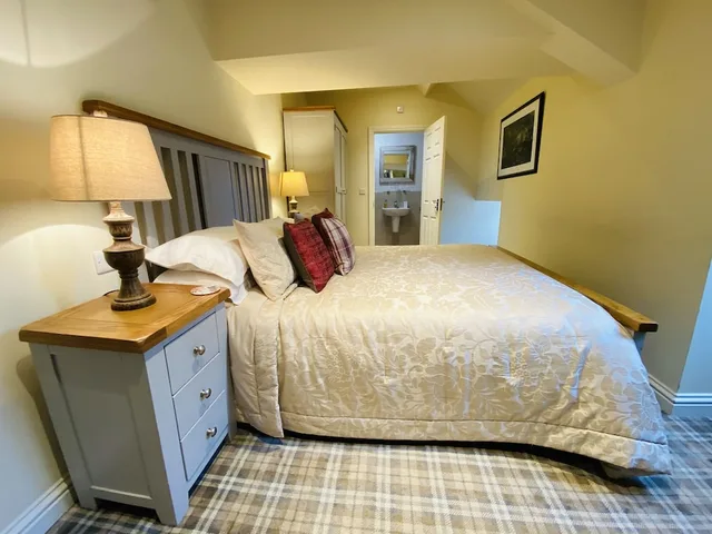 غرفة ديلوكس بسرير كوين، The Moon Inn at Stoney Middleton 3/4