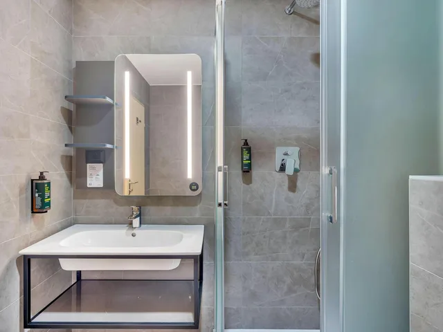 Room, Queen Bed, B&B Hotel Milano Portello 10/10