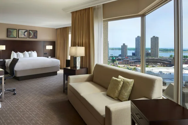 جناح جونيور بسرير كينج، INTERCONTINENTAL TORONTO CENTRE 1/3