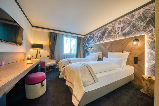 جناح جونيور بسرير مزدوج مع أريكة، Salzburg Messe 4/9