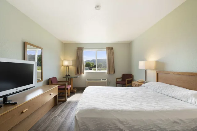 غرفة قياسية بسرير كوين، Econo Lodge 3/10