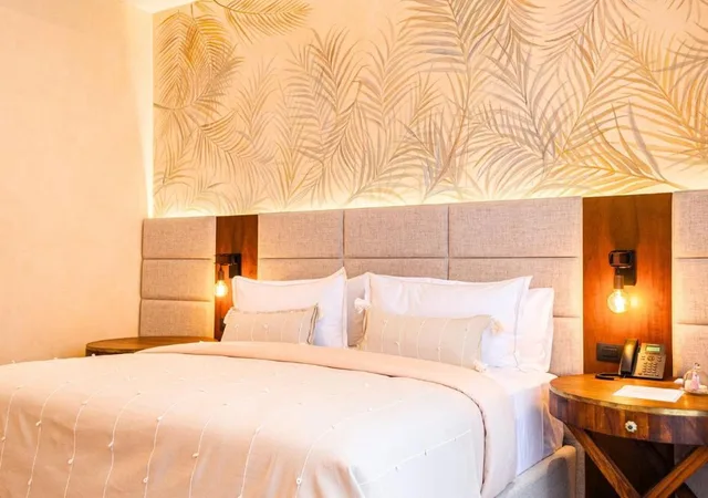 Premium, Suite, King Bed, Sofa, Plunge Pool، Adoro Hotel Boutique 1/2