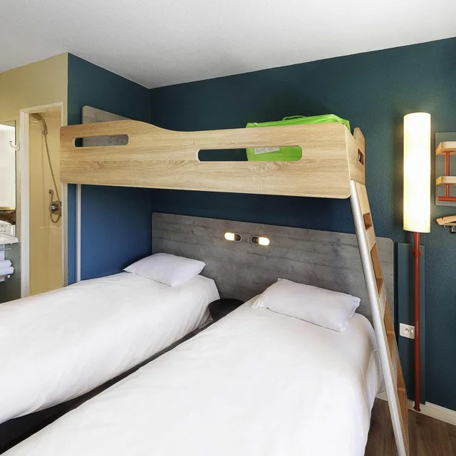 غرفة ثلاثية بثلاثة أسرّة، Ibis Budget Saint Gaudens 1/1