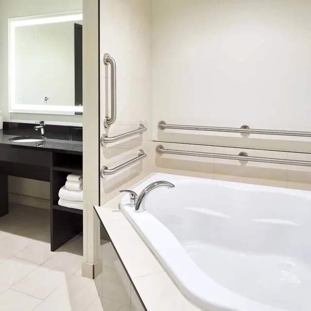 Penthouse Suite, King Bed، The Davenport Grand, Autograph Collection 4/4