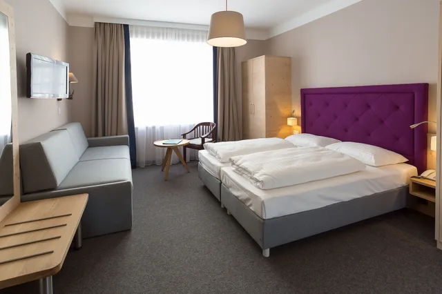 Standard, Triple, 1 Queen and 1 Single Bed, Allergy Friendly، Markus Sittikus Hotel Sigl Gmbh 1/4