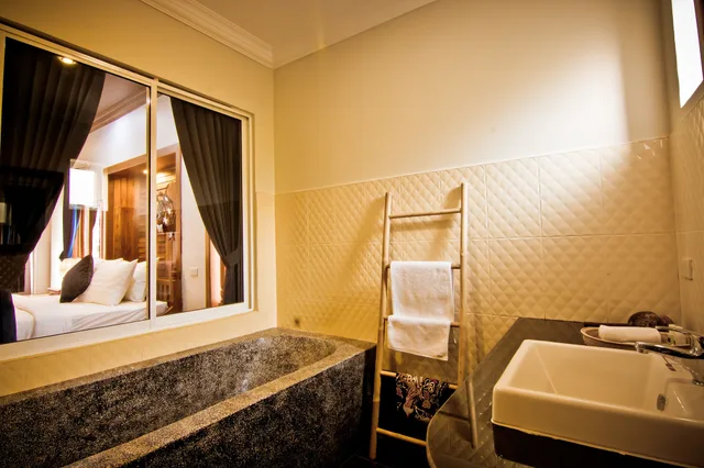 جناح تنفيذي بسرير مزدوج بإطلالة على المسبح، Ravorn Villa Boutique 3/4