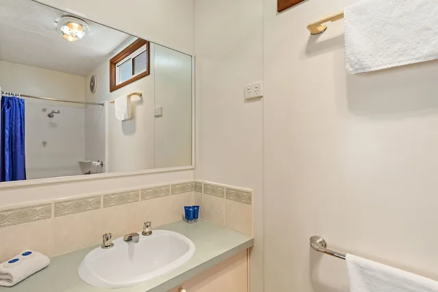 3 Bedrooms, Standard, 1 Queen and 1 Bunk Bed, DISCOVERY PARKS - MOAMA WEST 4/4