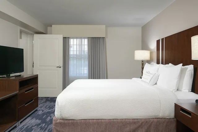 Room, King Bed, Accessible, Fairfield Inn Suites San Diego Old Town 2/9