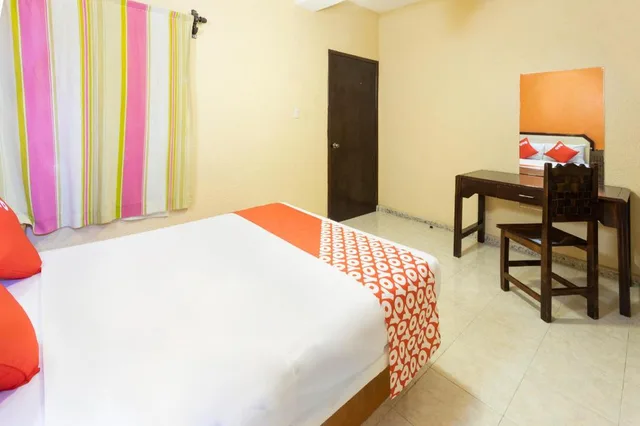 غرفة قياسية بسرير كوين، OYO Hotel Merida 3/5