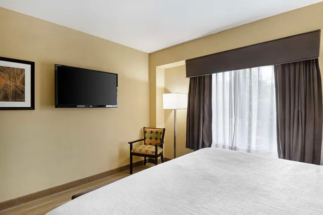 جناح بسرير كينج مع أريكة بمطبخ صغير لذوي الإعاقة، Best Western Plus Thornburg Inn & Suites 2/4