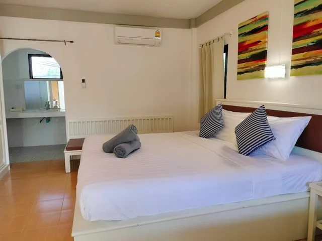 بنغل ديلوكس بسرير كوين وسرير فردي، Bay Beach Resort 1/6