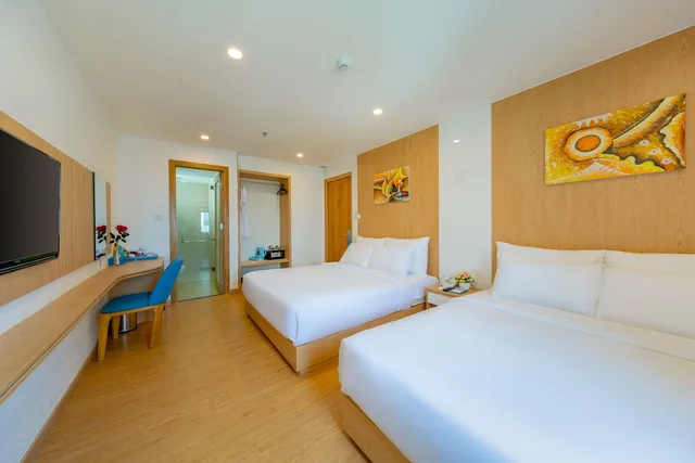 غرفة بريميير بسريرين كوين بإطلالة على المدينة، Kova Diamond Hotel Da Nang 2/7