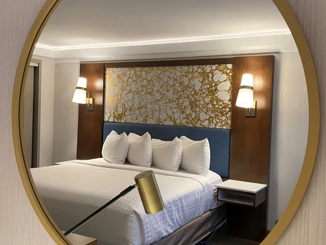 غرفة قياسية بسرير كينج مع أريكة، The Westfield Inn, BW Signature Collection 9/10